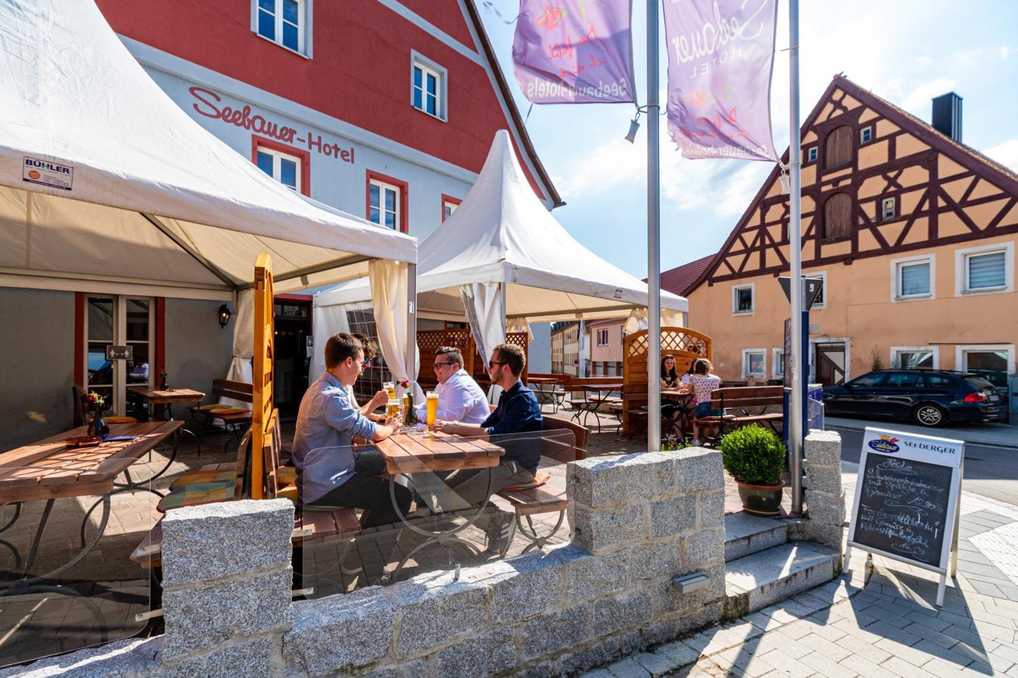 Seebauer-Hotel Die Ente Von Wassertruedingen Экстерьер фото